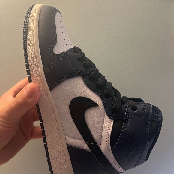 Nike Men's Dark Blue and White Sneakers - Picture 3 of 5